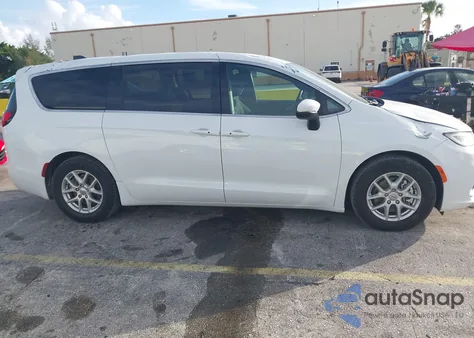 2023 Chrysler Pacifica Touring z USA, uszkodzony, nr VIN 2C4RC1FG4PR559558